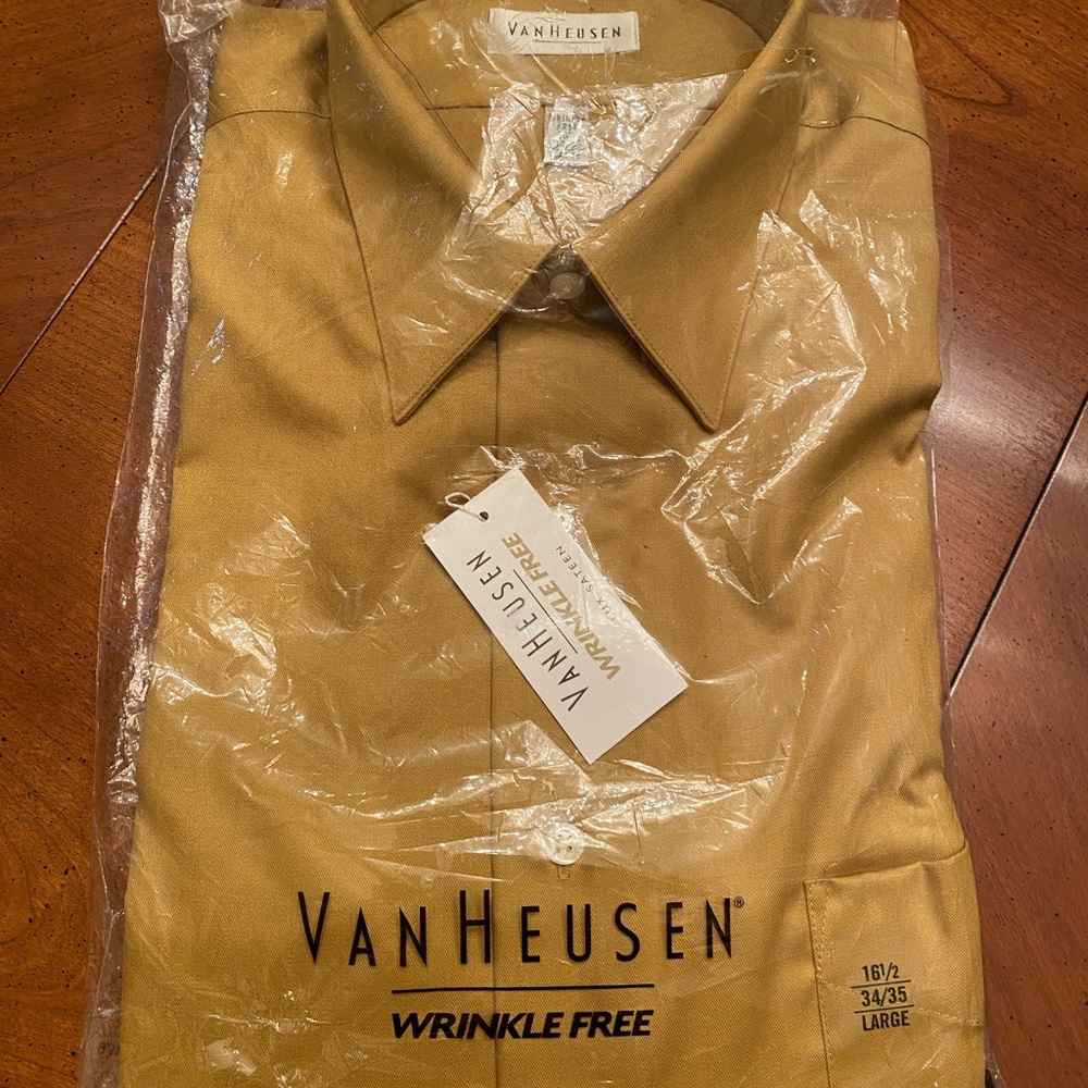 NWT Men’s VanHeusen Dress Shirt Size Large